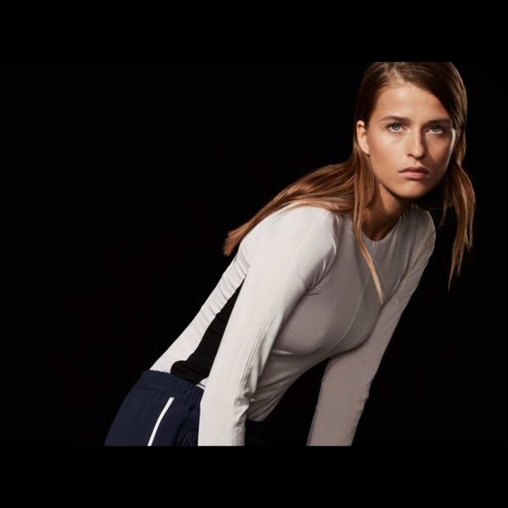 Aritzia Babaton 1-01 top lavender athletic stretch side racing stripe